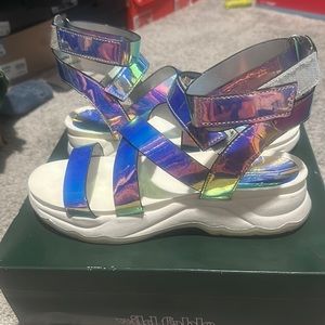 Iridescent sandals, in a size 10